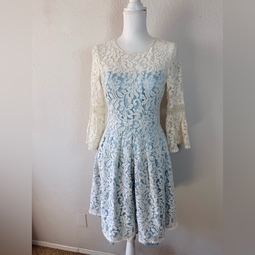 ELIZA‎ J BELL SLEEVE  LACE FIT & FLARE IVORY BLUE DRESS sz 6